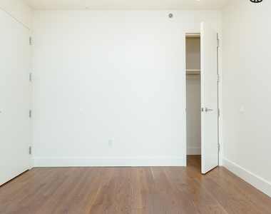1068 Fulton St - Photo Thumbnail 13