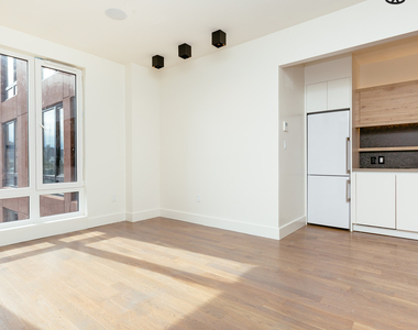 1068 Fulton St - Photo Thumbnail 5
