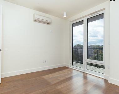 1068 Fulton St - Photo Thumbnail 11
