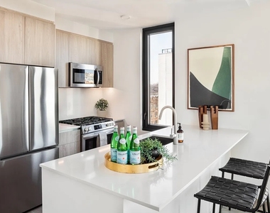 54 Crown Street - Photo Thumbnail 3