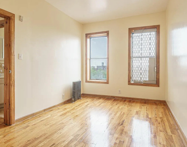 650 Crown Street - Photo Thumbnail 8