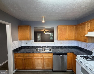 3123 Fields Drive - Photo Thumbnail 6