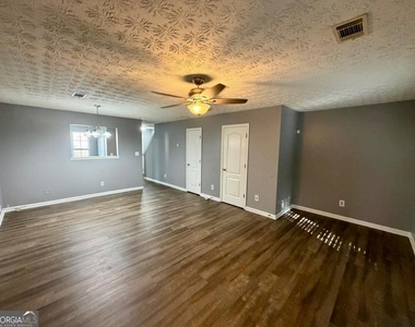 3123 Fields Drive - Photo Thumbnail 1