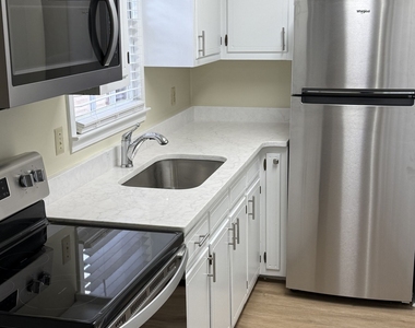 7 W Mahan Street Se - Photo Thumbnail 3