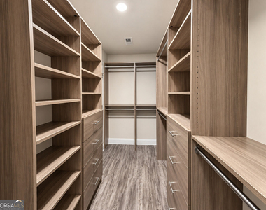 2557 Castellan Drive - Photo Thumbnail 2