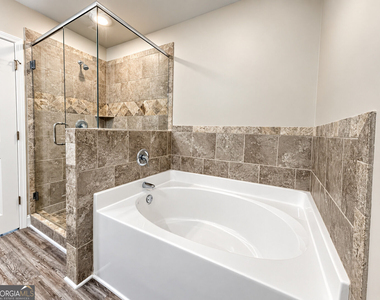 2557 Castellan Drive - Photo Thumbnail 20