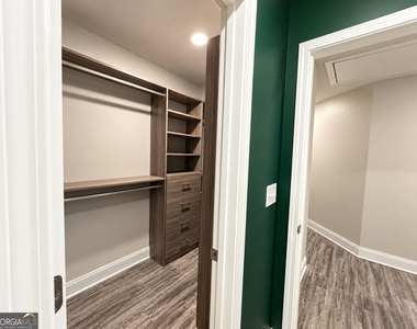 2557 Castellan Drive - Photo Thumbnail 17