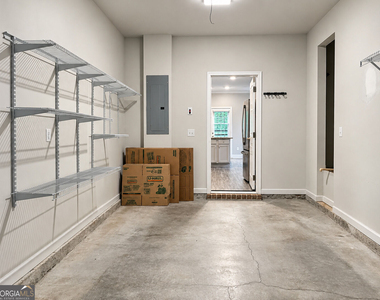 2557 Castellan Drive - Photo Thumbnail 52