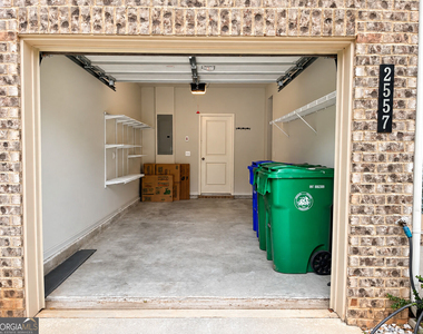 2557 Castellan Drive - Photo Thumbnail 31