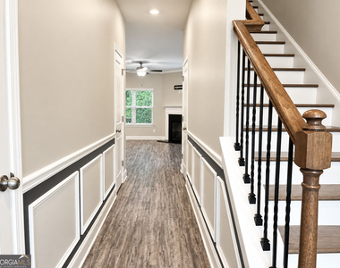 2557 Castellan Drive - Photo Thumbnail 5