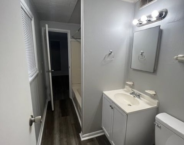 601 Cedarwood Drive - Photo Thumbnail 8
