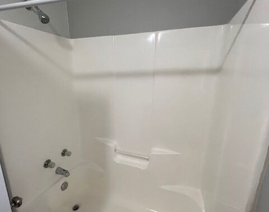 529 Railroad Street - Photo Thumbnail 17