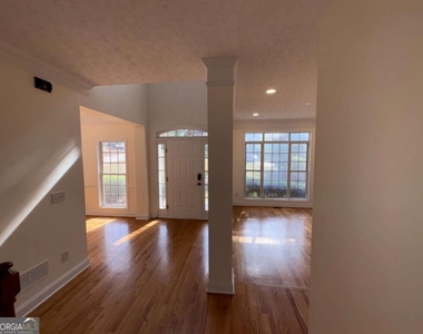 116 Hickory Trail - Photo Thumbnail 4