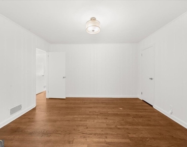2201 Fairway Circle Ne - Photo Thumbnail 27