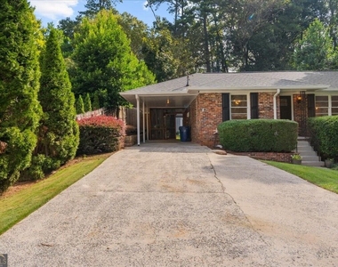 2201 Fairway Circle Ne - Photo Thumbnail 3