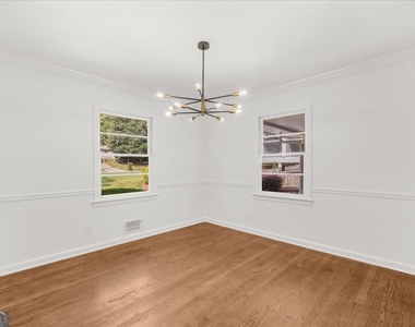 2201 Fairway Circle Ne - Photo Thumbnail 10