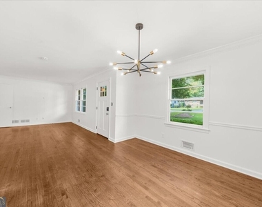 2201 Fairway Circle Ne - Photo Thumbnail 12