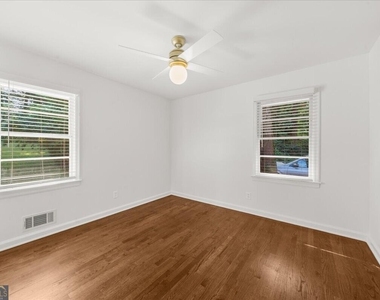 2201 Fairway Circle Ne - Photo Thumbnail 30