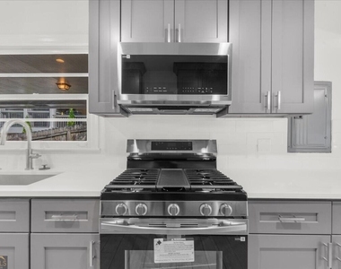 2201 Fairway Circle Ne - Photo Thumbnail 16