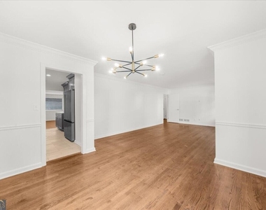 2201 Fairway Circle Ne - Photo Thumbnail 11