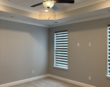 1058 Kirkland Circle - Photo Thumbnail 14
