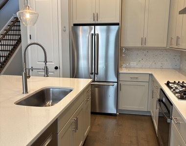 1058 Kirkland Circle - Photo Thumbnail 3