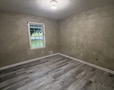 836 Raintree Way Se - Photo Thumbnail 15