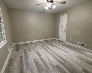 836 Raintree Way Se - Photo Thumbnail 16