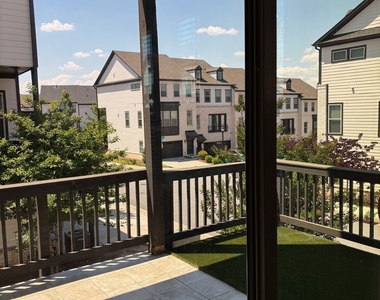 4764 Highside Way - Photo Thumbnail 10