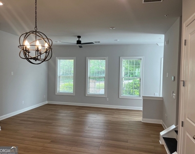 4764 Highside Way - Photo Thumbnail 3