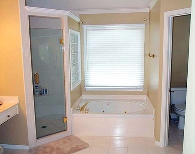 10635 Cauley Creek Drive - Photo Thumbnail 7
