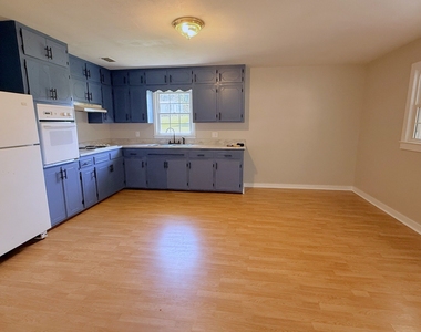 611 Mitchell Avenue - Photo Thumbnail 3