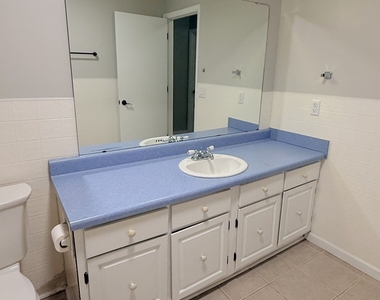 611 Mitchell Avenue - Photo Thumbnail 9