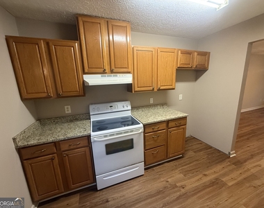 47b Ensign Road - Photo Thumbnail 2