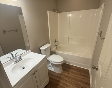 47b Ensign Road - Photo Thumbnail 5