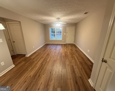 47b Ensign Road - Photo Thumbnail 1