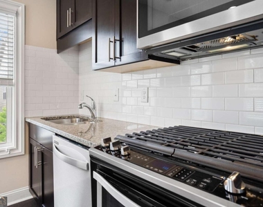 1825 Sanford Drive Nw - Photo Thumbnail 10