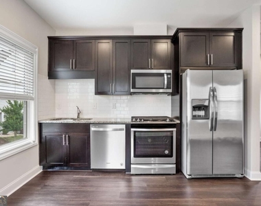 1825 Sanford Drive Nw - Photo Thumbnail 8