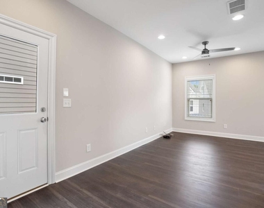 1825 Sanford Drive Nw - Photo Thumbnail 4