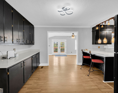 450 N Clarks Creek Road - Photo Thumbnail 31