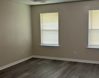 3229 Meadow Point Drive - Photo Thumbnail 3