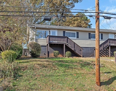 1040 Herndon Street Nw - Photo Thumbnail 2