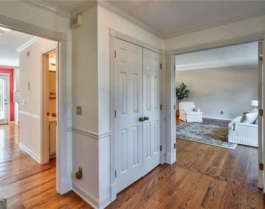 4010 Mansion Drive - Photo Thumbnail 3