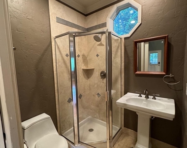 1206 Piedmont Avenue - Photo Thumbnail 8