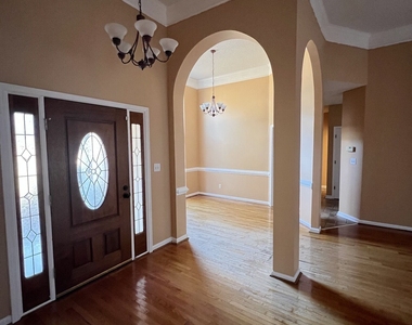 125 Acadian Drive - Photo Thumbnail 2