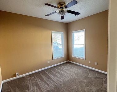 125 Acadian Drive - Photo Thumbnail 9
