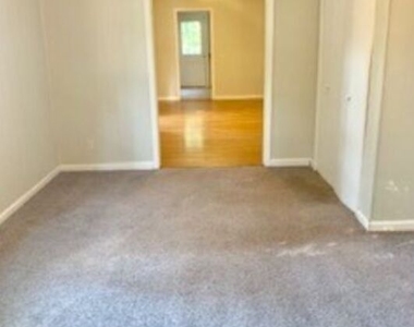 13 Tuxedo Avenue - Photo Thumbnail 7