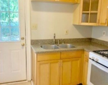 13 Tuxedo Avenue - Photo Thumbnail 12