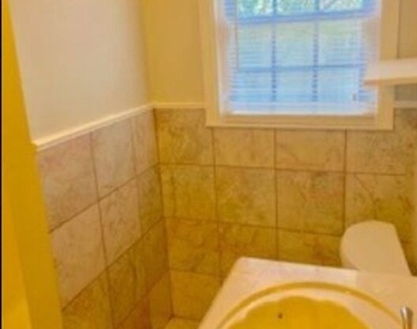 13 Tuxedo Avenue - Photo Thumbnail 16