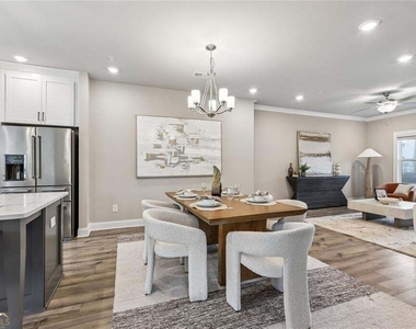 1037 Knoxboro Lane - Photo Thumbnail 13